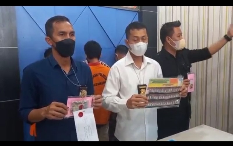 Polisi Tangkap 3 Pengedar di Plaju Palembang, Puluhan Paket Sabu dan Ekstasi Ditemukan