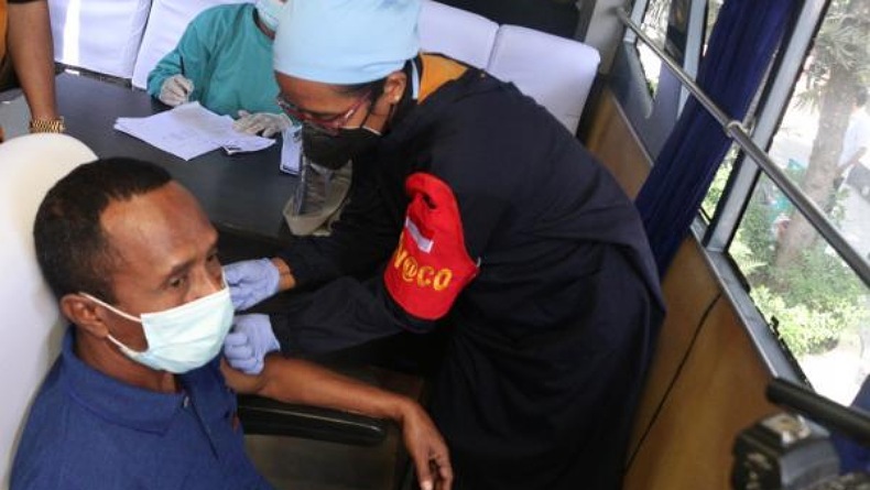 BEM Nusantara dan Polda NTT Gelar Vaksinasi Massal di Universitas Citra Bangsa Kupang