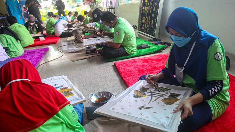 Penyandang Disabilitas Belajar Membuat Batik Betawi - Bagian 3