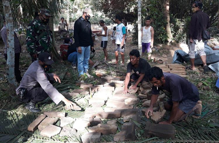 Warga Papak Kulonprogo Temukan Batuan Kuno di Areal Makam Ledhek Simplek