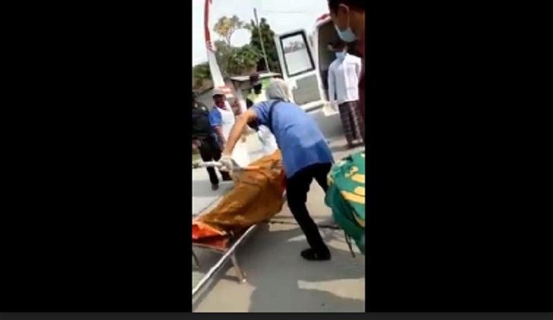 title Pemakaman Jenazah Covid-19 di Bojonegoro Pakai Kantong Mayat, Warga Ketakutan Pemakaman Jenazah Covid-19 di Bojonegoro Pakai Kantong Mayat, Warga Ketakutan