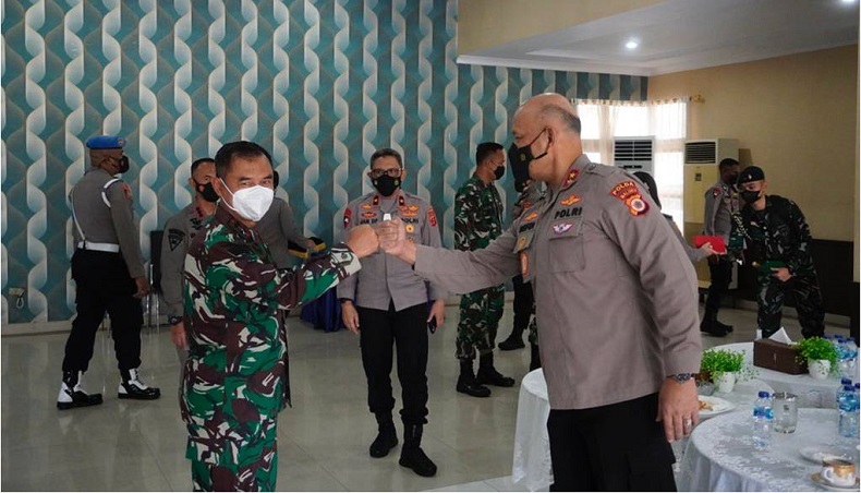 title Kapolda Maluku Sambut Kunjungan Pangdam Pattimura Kapolda Maluku Sambut Kunjungan Pangdam Pattimura