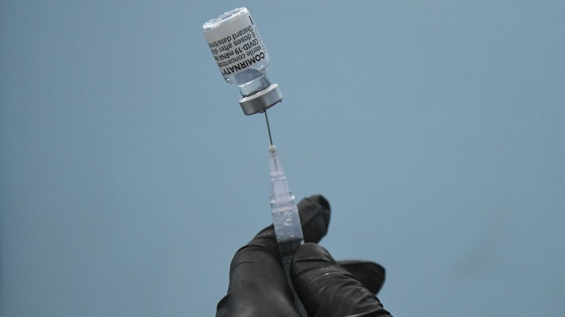 Ratusan Ribu Warga Bekasi Disuntik Vaksin Pfizer - Bagian 1