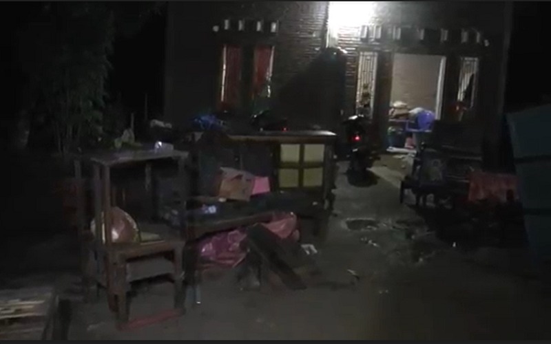 Banjir Bandang Terjang Polewali Mandar, Sejumlah Rumah Rusak Jalan Tertutup Longsor