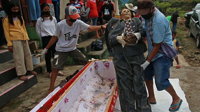 Ritual Manene, Upacara Sakral Membersihkan Jenazah Masyarakat Toraja - Bagian 2