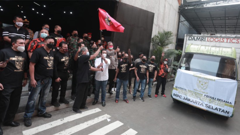 Relawan Pemuda Pancasila Bagikan 20.000 Sembako untuk Warga Terdampak Pandemi - Bagian 1