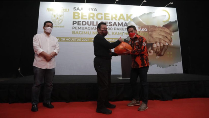 Relawan Pemuda Pancasila Bagikan 20.000 Sembako untuk Warga Terdampak Pandemi - Bagian 2