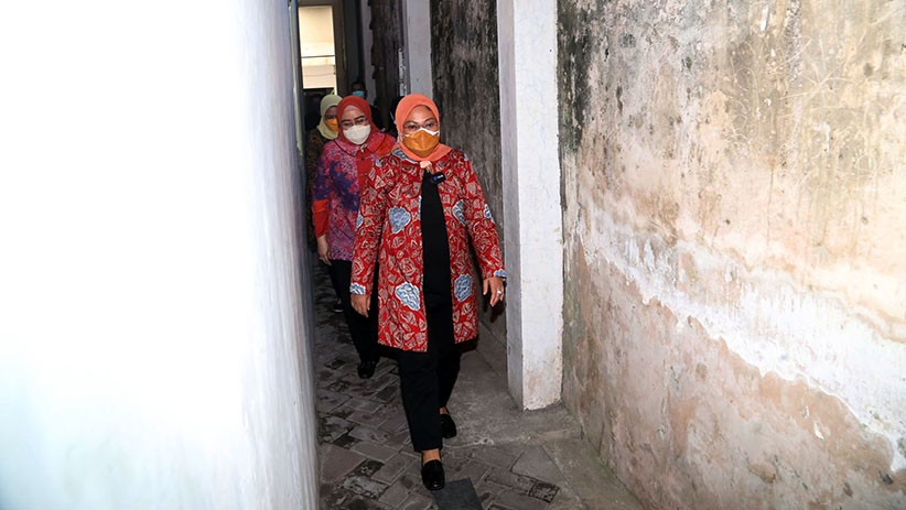 Susuri Gang Sempit, Menaker Ida Fauziyah Pastikan BSU Tepat Sasaran - Bagian 2