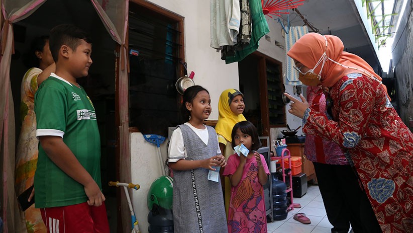 Susuri Gang Sempit, Menaker Ida Fauziyah Pastikan BSU Tepat Sasaran - Bagian 5