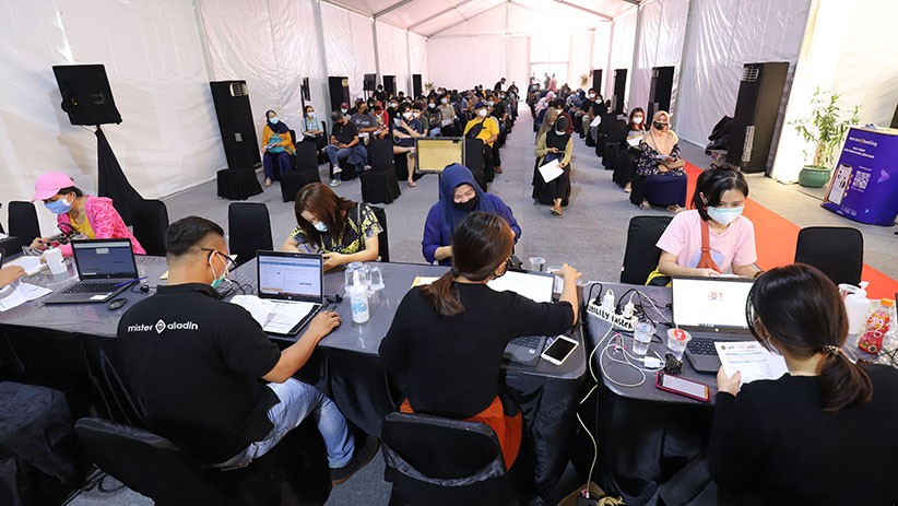 Suasana Sentra Vaksinasi MNC Peduli dan Kemenparekraf di MNC Studios - Bagian 3