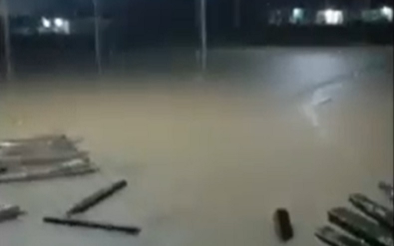 Jalan Trans Sulawesi di Luwu Utara Lumpuh Terendam Banjir