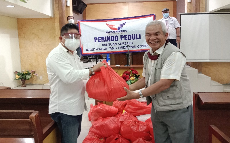 Gerkindo Jadikan Rumah Ibadah Sentra Penanggulangan Covid, Bagikan Sembako di Bandung