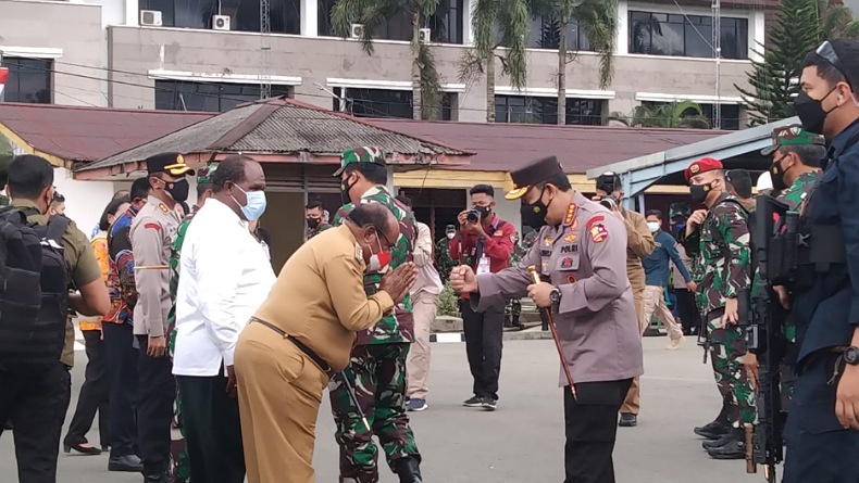 Kunjungi Sorong, Panglima TNI dan Kapolri Tinjau Vaksinasi 2.800 Warga serta Pelajar