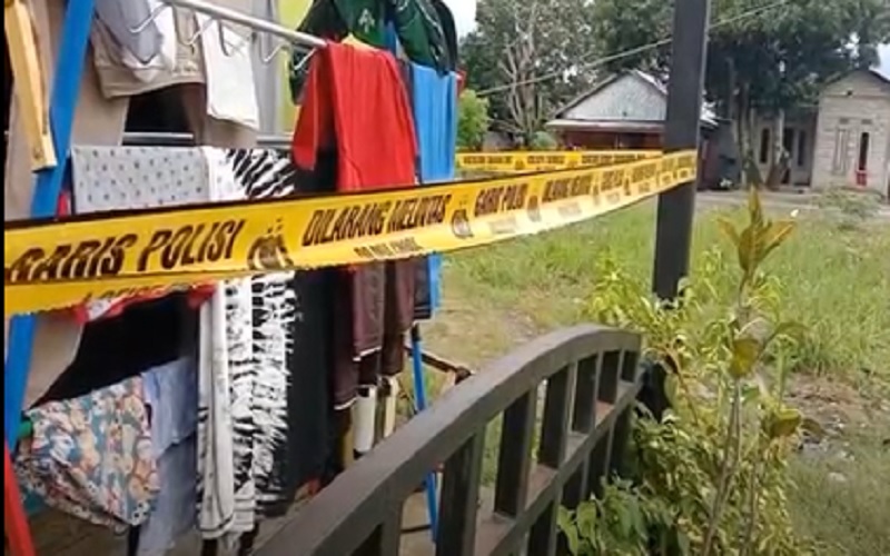 Pasutri Ditemukan Bersimbah Darah di Atas Kasur, Istri Meninggal