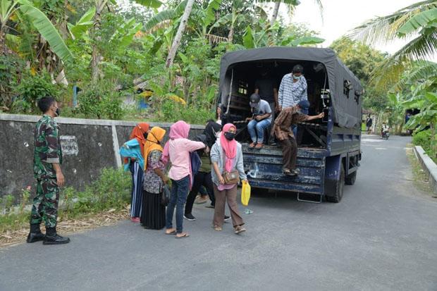   Akses Transportasi Terbatas, TNI AU Jemput Bola saat Vaksin Warga Gunungkidul dan Kulonprogo