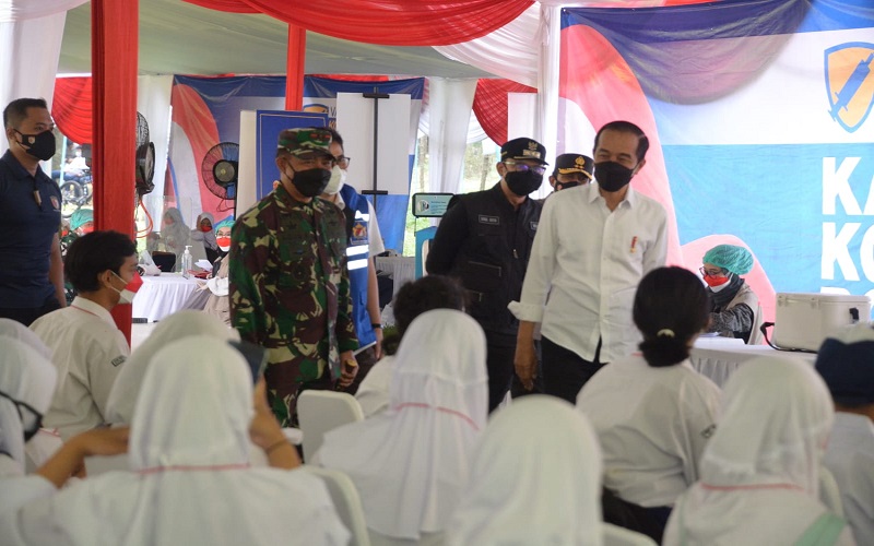 title Kodam Siliwangi Gelar Gebyar Vaksin Kolaborasi Kebangsaan di Bogor, Sasar Ribuan Pelajar Kodam Siliwangi Gelar Gebyar Vaksin Kolaborasi Kebangsaan di Bogor, Sasar Ribuan Pelajar