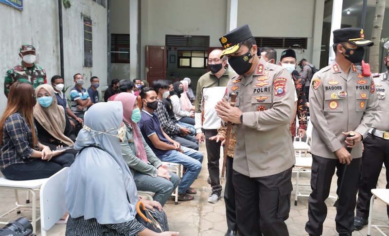 title Tinjau Vaksinasi di NUIS Malang, Kapolda Jatim: Tetap Jaga Protokol Kesehatan Tinjau Vaksinasi di NUIS Malang, Kapolda Jatim: Tetap Jaga Protokol Kesehatan