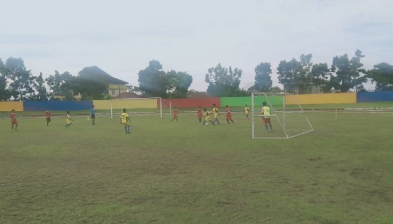 Eks Striker Timnas Jaring Pesepak Bola Usia Dini di Belitung      