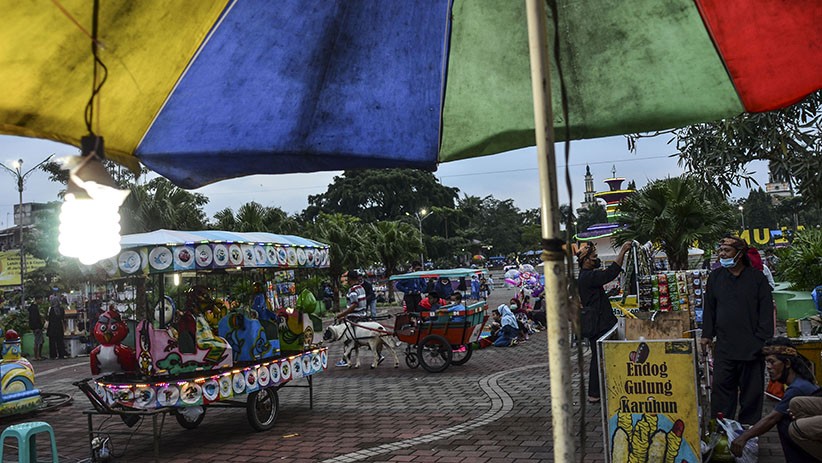 PKL Diperbolehkan Berjualan di Alun-Alun Ciamis - Bagian 3