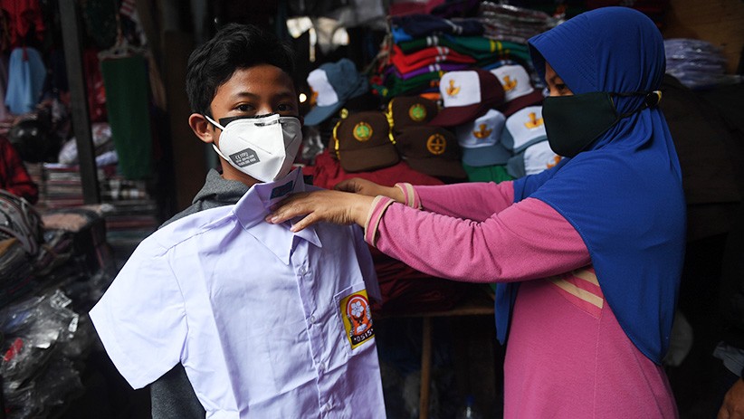 Pembelajaran Tatap Muka Dimulai, Penjualan Seragam Sekolah Meningkat 30 Persen - Bagian 1