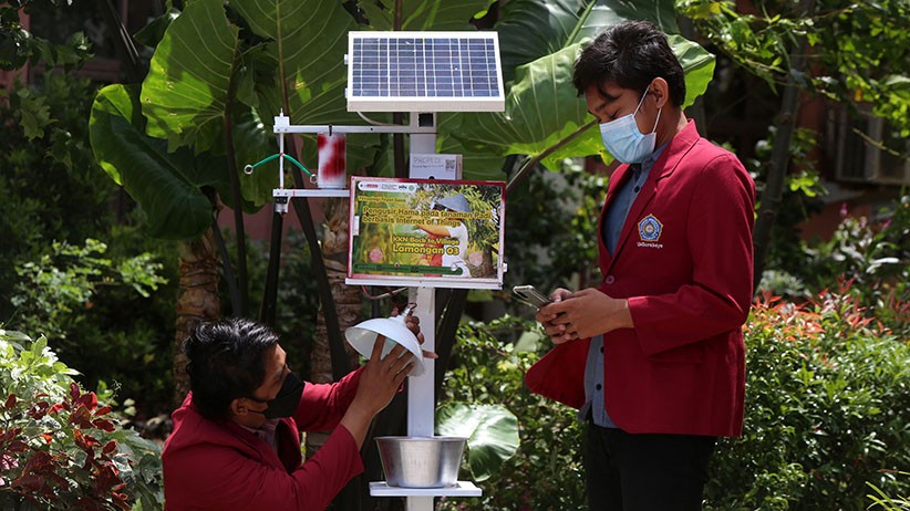 Mahasiswa UMSurabaya Ciptakan Alat Pengusir Hama Terkoneksi Smartphone - Bagian 1