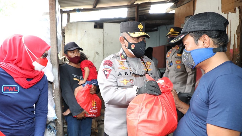 Alumni Akpol 1992 Batalyon Pratisara Wirya Gelar Baksos Door to Door untuk Warga Semarang