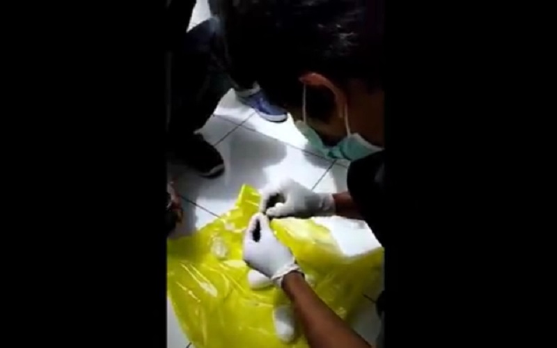 title Kurir Narkoba di Lotim Selundupkan 201 Gram Sabu Dalam Dubur Kurir Narkoba di Lotim Selundupkan 201 Gram Sabu Dalam Dubur