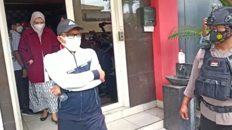 title Penampakan 10 Pejabat Probolinggo yang Terkena OTT KPK, Suami Bupati Paling Tenang Penampakan 10 Pejabat Probolinggo yang Terkena OTT KPK, Suami Bupati Paling Tenang