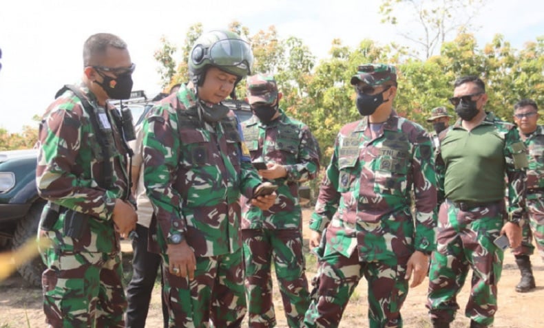 Begini Gaya Pangdam XII Tanjungpura Tengok Prajurit Latihan di Puslatpur Martapura