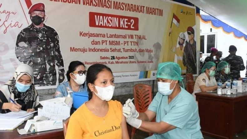 Gandeng Perusahaan Tambang, TNI AL Gelar Vaksinasi Covid-19 Masyarakat Maritim di Minahasa Utara