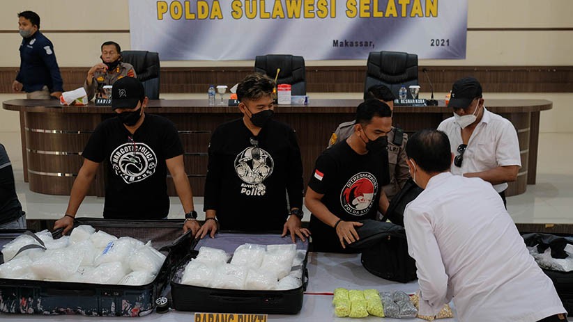 Polda Sulsel Ungkap Pengedar Narkotika Jaringan Internasional, 75 Kg Sabu Diamankan - Bagian 3