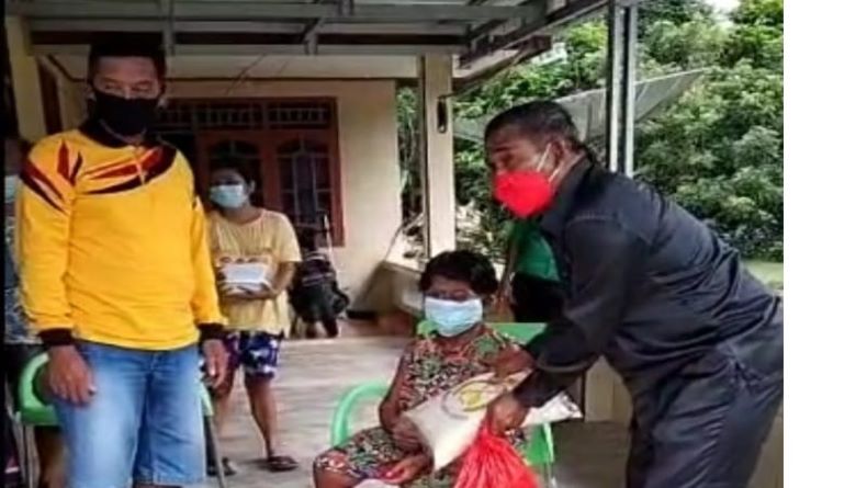 Bantu Warga Terdampak Pandemi, Ketua DPRD Bangka Bagikan Ratusan Paket Sembako