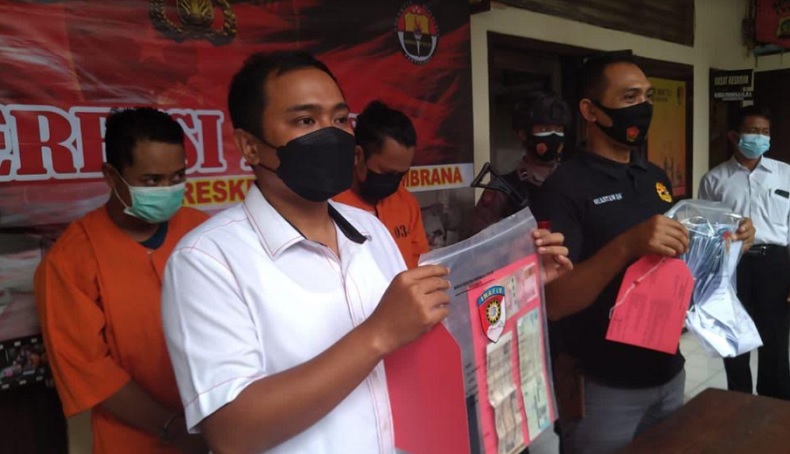 title 2 Sopir Jadi Tersangka Pemalsuan Surat Antigen Rombongan Pekerja di Pelabuhan Gilimanuk 2 Sopir Jadi Tersangka Pemalsuan Surat Antigen Rombongan Pekerja di Pelabuhan Gilimanuk