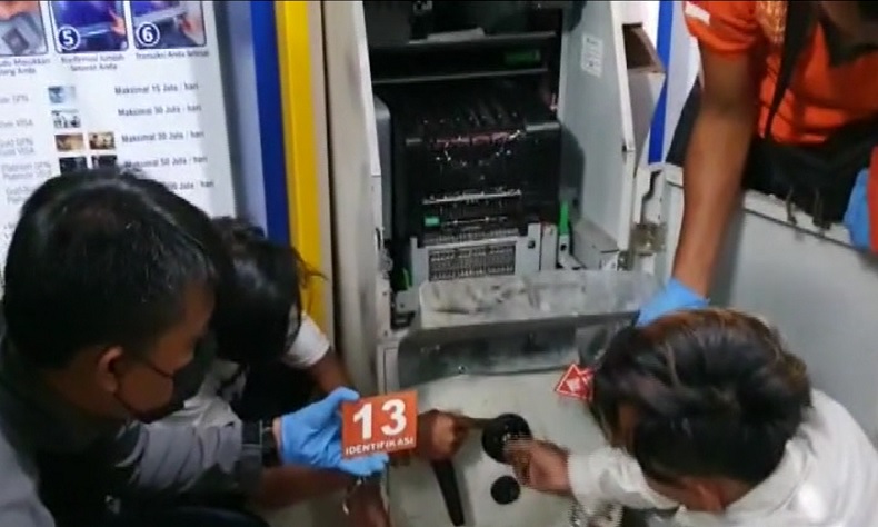  2 Pemuda Ditangkap karena Bobol ATM, 1 Pelaku Ditembak Polisi