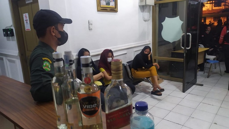 Tiap Malam Pesta Miras, 7 Perempuan Muda Ditangkap Polisi
