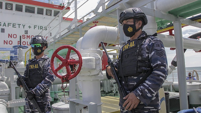 TNI AL Tangkap Kapal Tanker Panama Bawa Limbah Ilegal di Perairan Pulau Tolop - Bagian 2