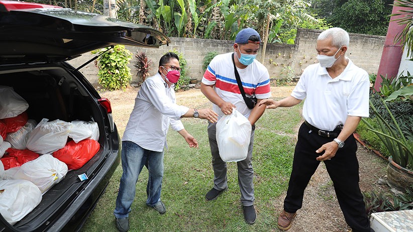 Gerakan Kasih Perindo Salurkan Sembako ke Rumah Ibadah GKRHI Depok - Bagian 2