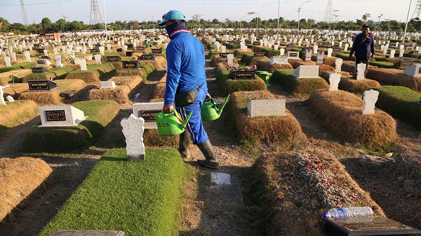 Angka Kematian akibat Covid-19 di Surabaya Mulai Terkendali - Bagian 3