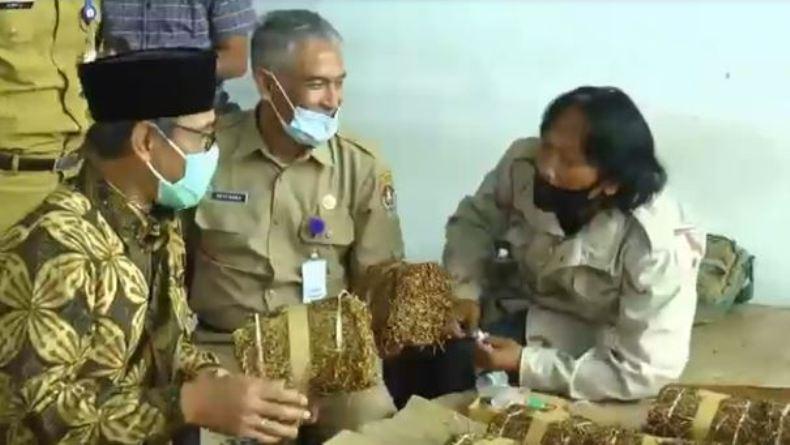 Bupati Temanggung Minta Pabrikan Rokok Serap Tembakau Petani dengan Harga Layak 