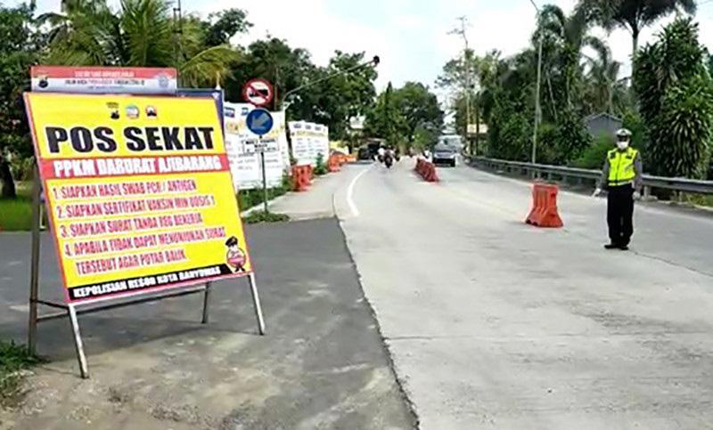 PPKM Turun ke Level 3, Polisi Tetap Berlakukan Penyekatan Sejumlah Ruas Jalan di Banyumas