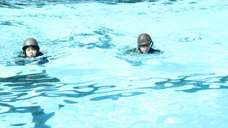 Lanud Sam Ratulangi Tingkatkan Kemampuan Renang Militer Prajurit di Tomohon