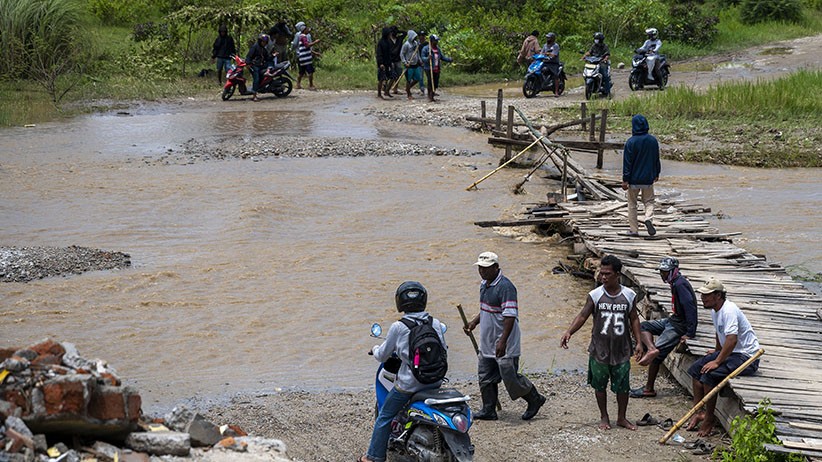 Sungai Meluap, Jalan Penghubung Kabupaten Sigi Terendam Air - Bagian 2