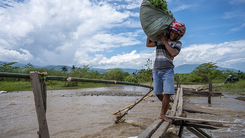 Sungai Meluap, Jalan Penghubung Kabupaten Sigi Terendam Air - Bagian 3