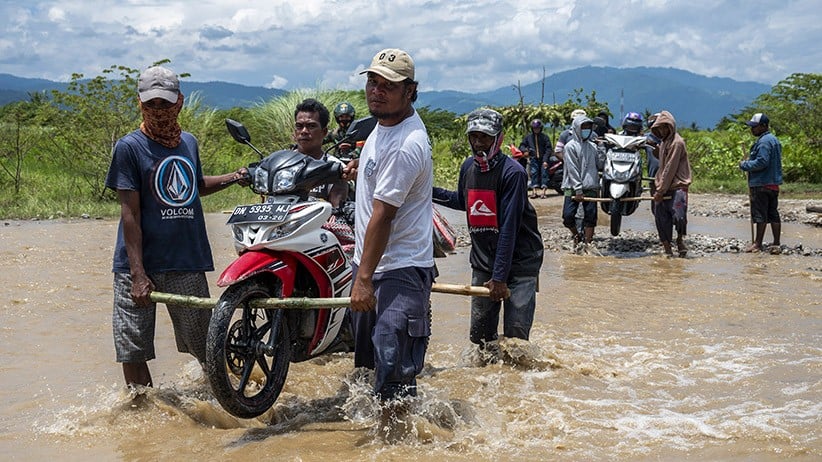 Sungai Meluap, Jalan Penghubung Kabupaten Sigi Terendam Air - Bagian 1
