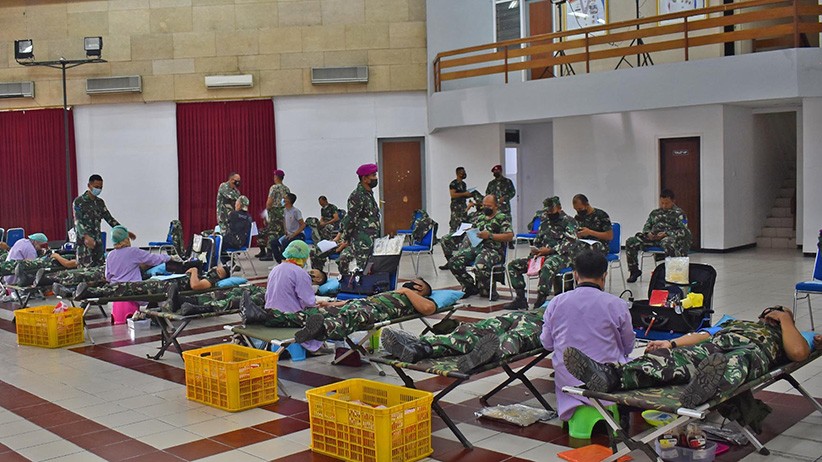 Prajurit Brigif 2 Marinir Donor Darah Peduli Sesama - Bagian 2