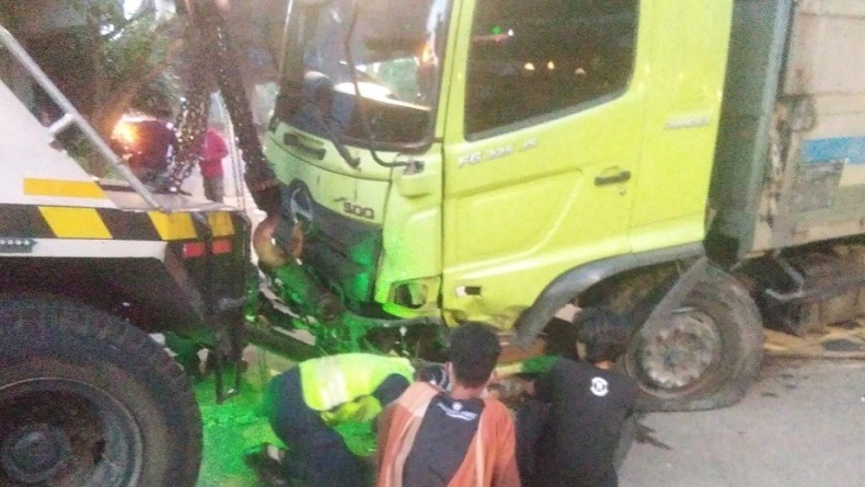 Hilang Kendali, Truk Boks Kecelakaan di Jalan Yos Sudarso Jakarta Utara