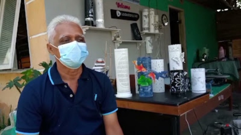title Bangkit saat Pandemi, Mantan Sopir Taksi di Cianjur Sukses Buka Usaha Lampu Hias Unik Bangkit saat Pandemi, Mantan Sopir Taksi di Cianjur Sukses Buka Usaha Lampu Hias Unik