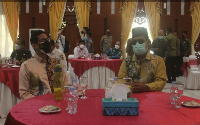 Perkenalkan Objek Wisata Raja Lima ke Sandiaga, Gubernur Kalsel: Tak Kalah Indah Pak Menteri