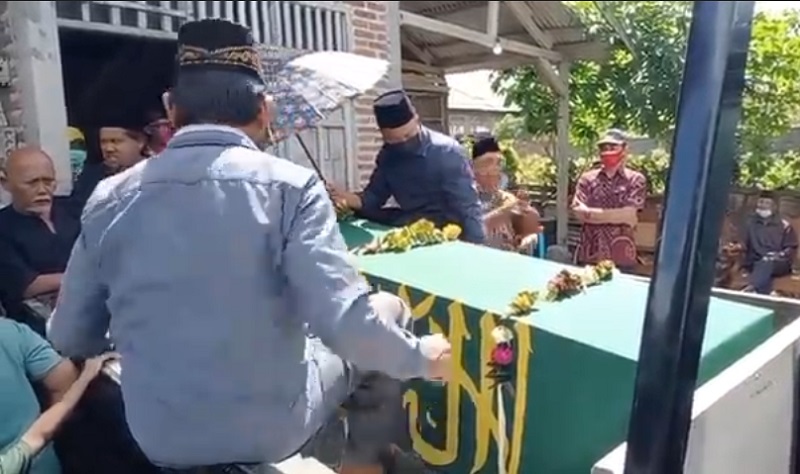 title Perempuan dalam Karung di Blitar Tewas Dibunuh, Polisi: Motifnya Asmara  Perempuan dalam Karung di Blitar Tewas Dibunuh, Polisi: Motifnya Asmara