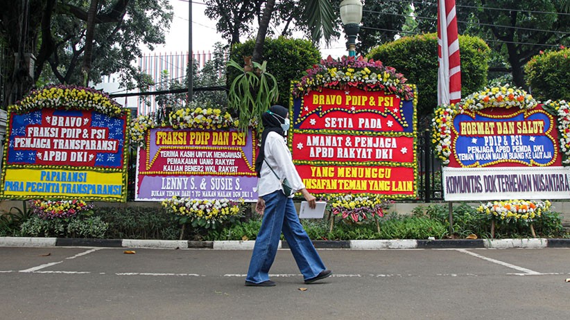 Karangan Bunga Dukung Hak Interpelasi terhadap Anies Baswedan terkait Formula E - Bagian 1